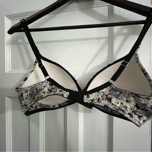 Body by Victoria’s Secret Bra - Picture 2 of 5